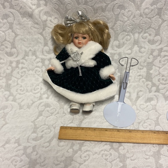 PAIR OF DOLLS WITH STANDS 8” tall 6” wide @ hands - Picture 7 of 7